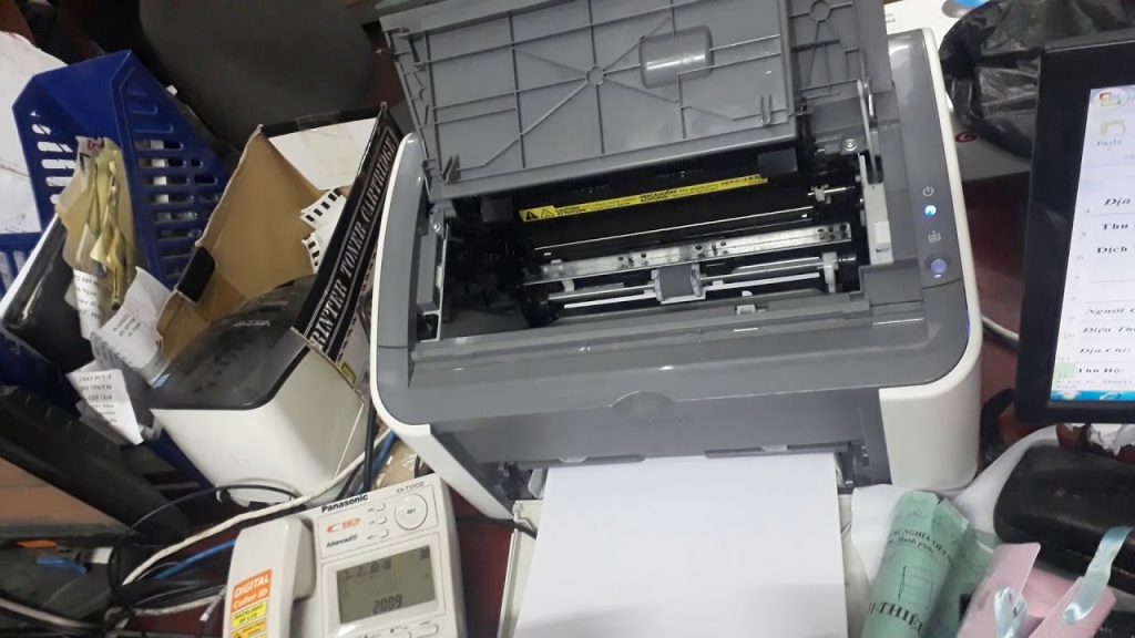 Chuẩn bị công cụ cần thiết để tháo hộp mực máy in